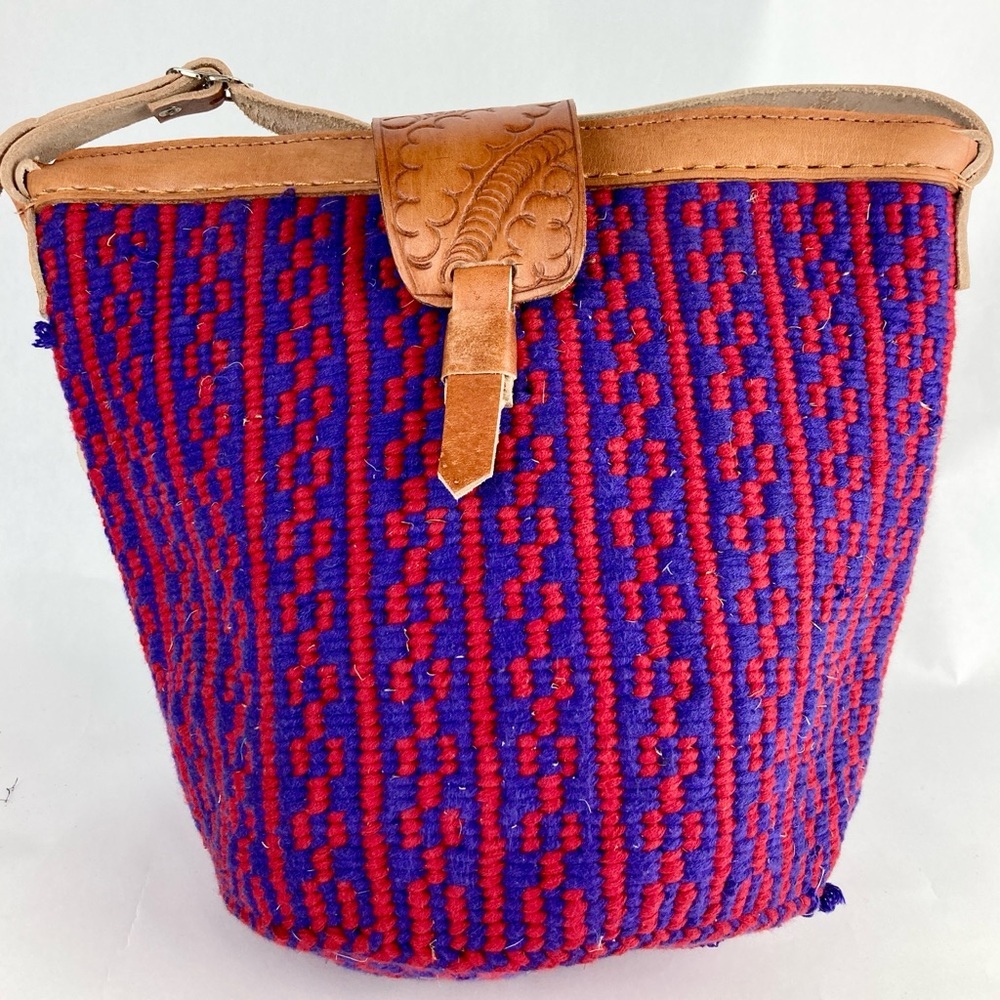 NWOT Sisal and Wool Woven Handbag w/leather top/closure/straps - Picture 3 of 6